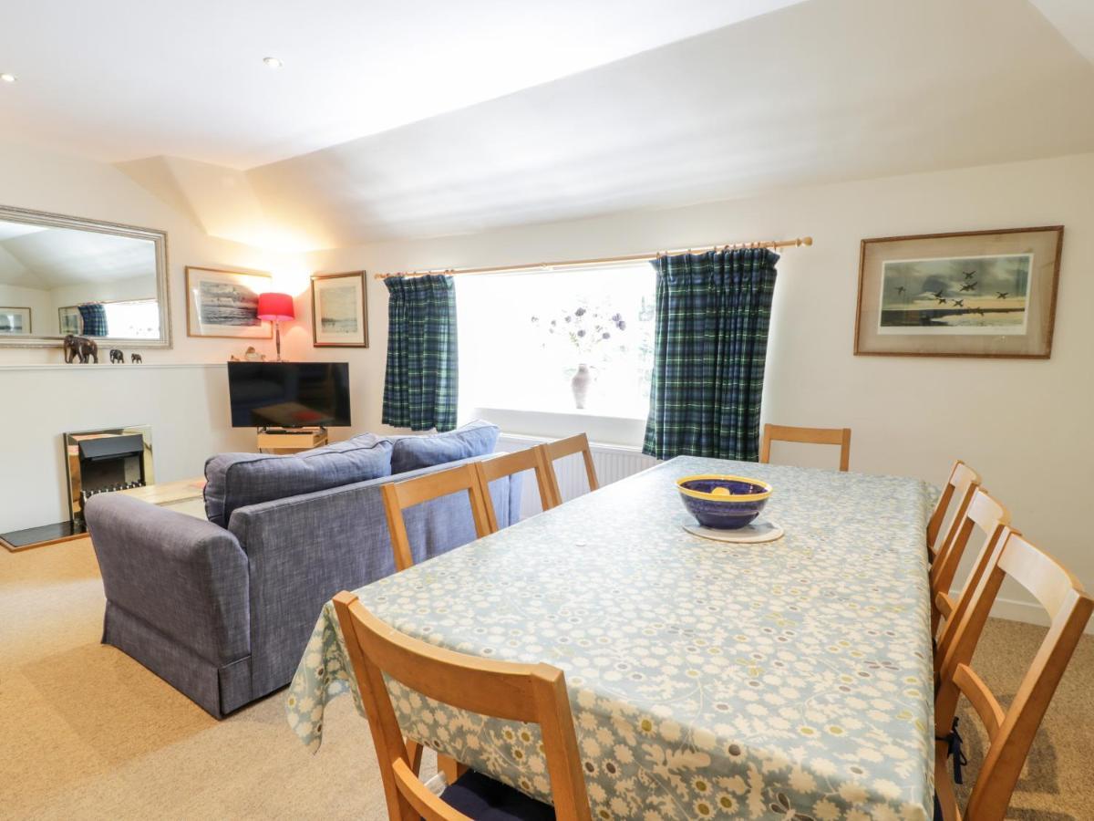 DalswintonThe Mews Flat公寓 外观 照片