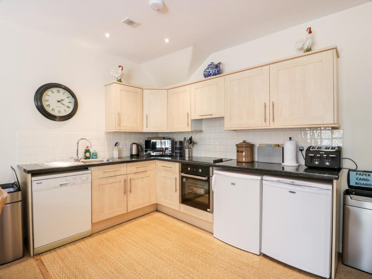 DalswintonThe Mews Flat公寓 外观 照片