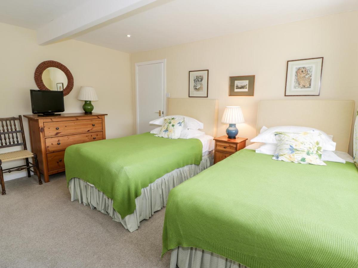 DalswintonThe Mews Flat公寓 外观 照片